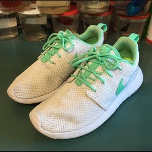 Nike Women's Athletic Shoes - White and Green